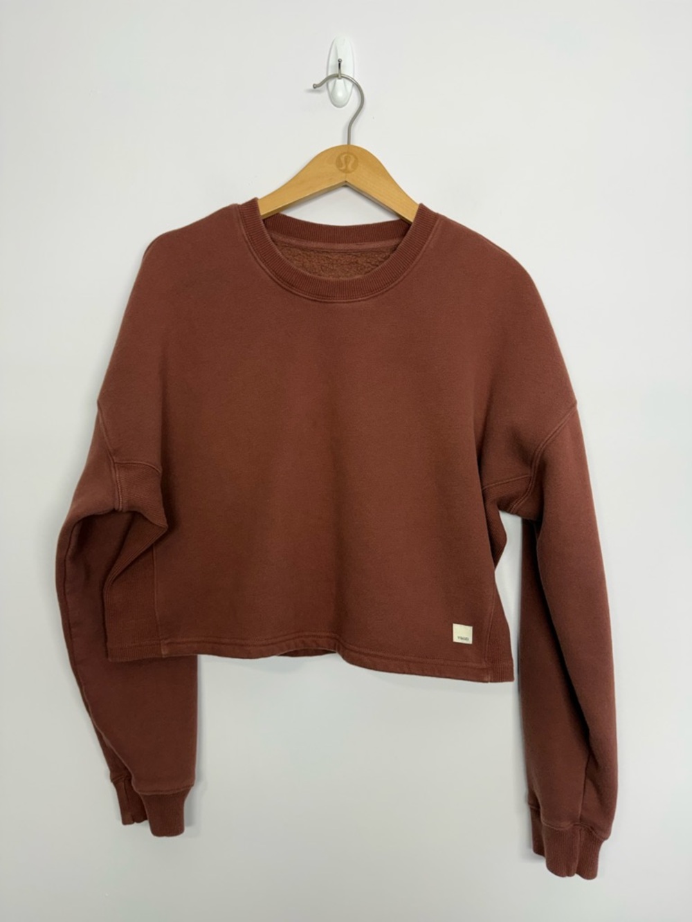 Vuori Restore Cropped Crew Terracotta? Size Medium